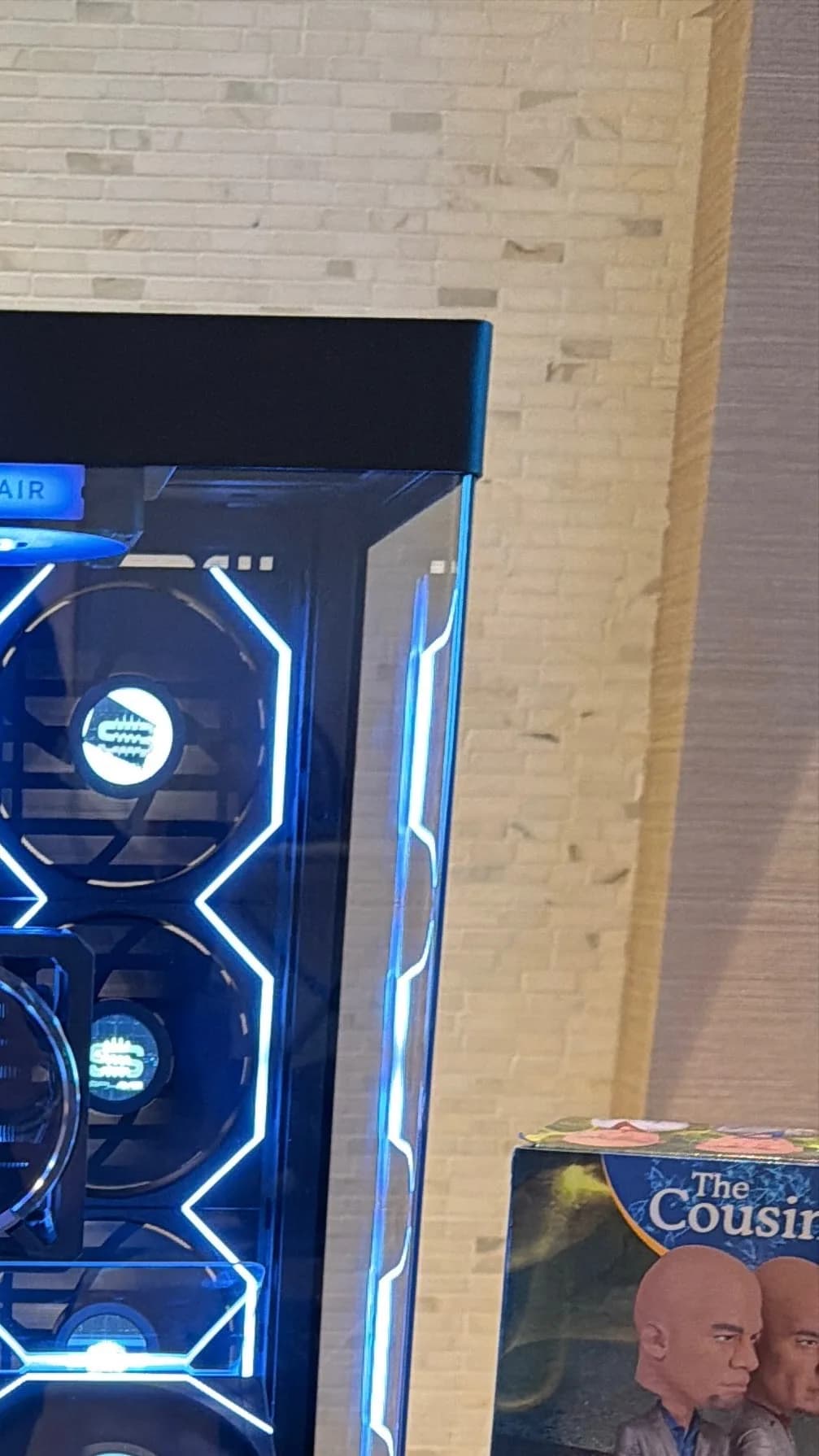 Side-panel reveal of the complete Moncada Edition gaming PC