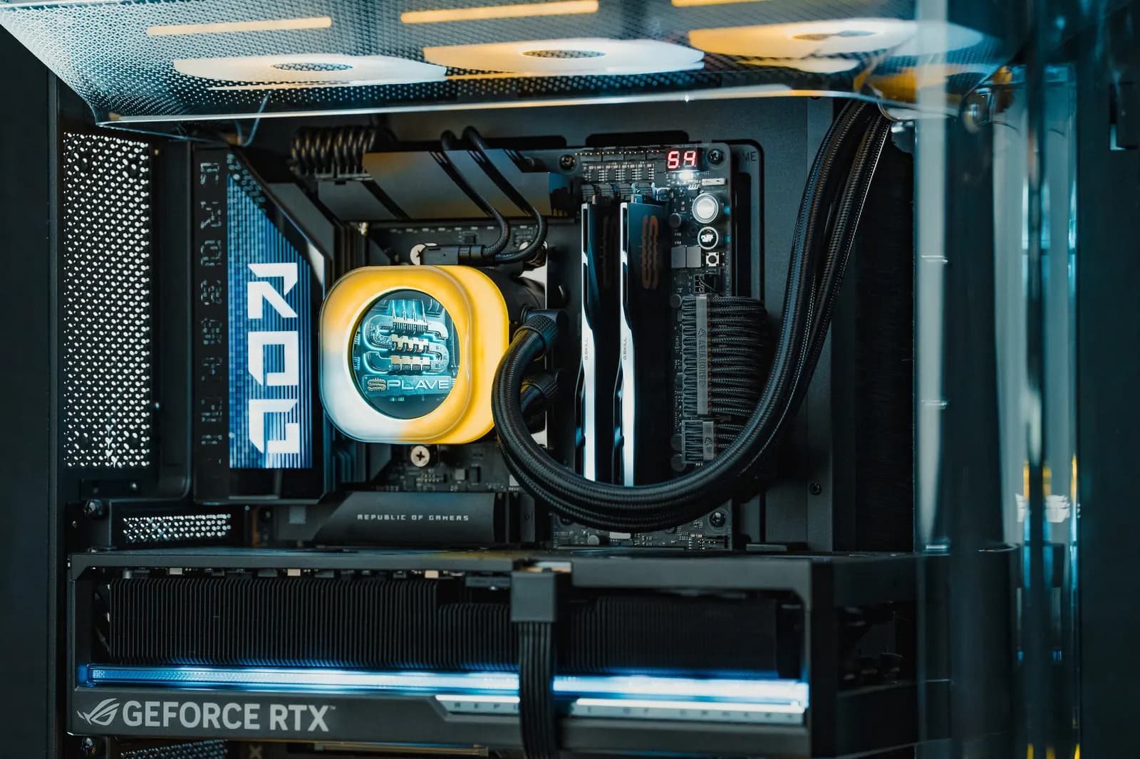 Snip3down Edition internals — Splave AIO, ROG board, plasma-blue RGB