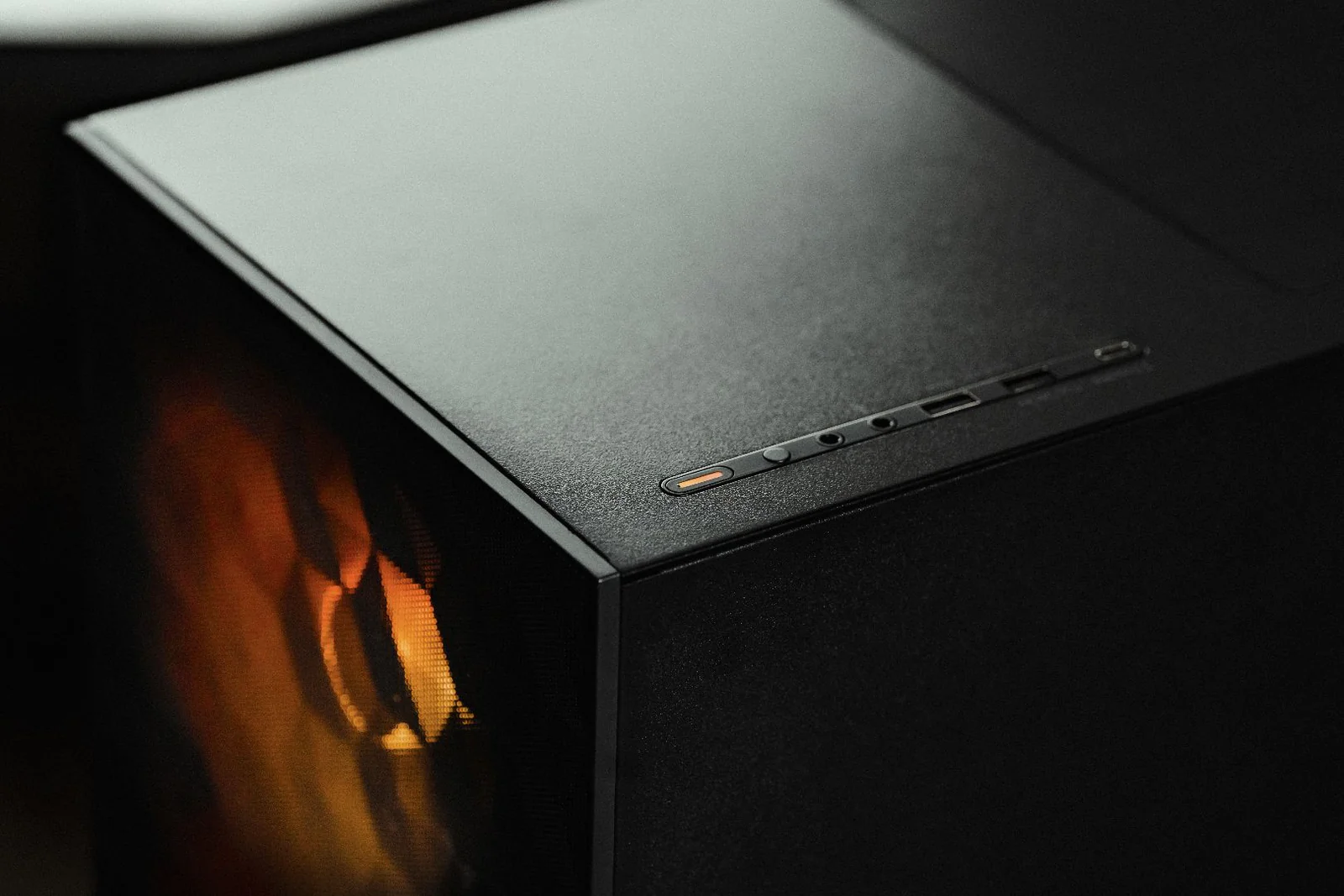 Case top I/O panel